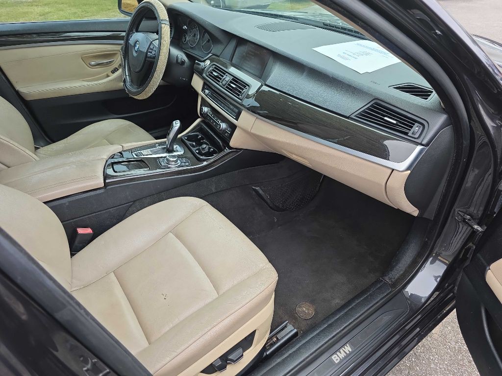 2012 BMW 5 Series Image 17