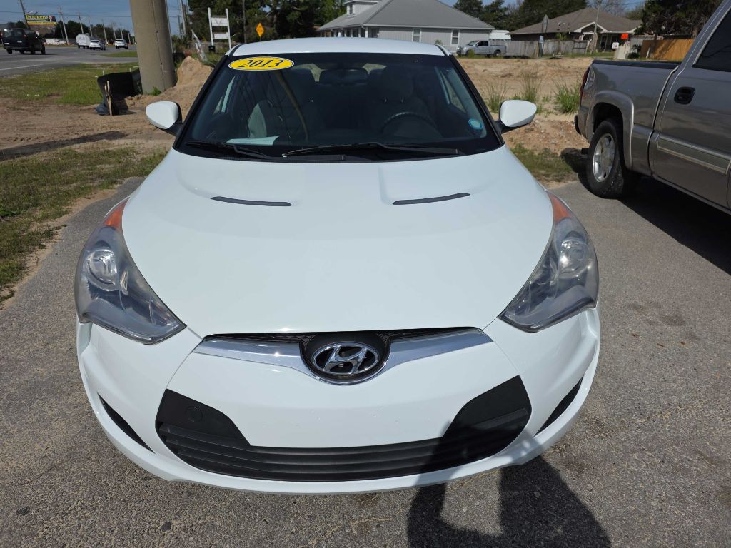 2013 Hyundai Veloster Image 2
