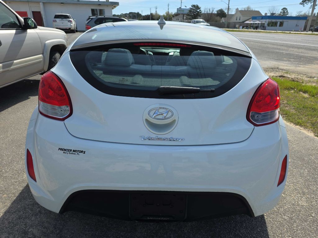 2013 Hyundai Veloster Image 3