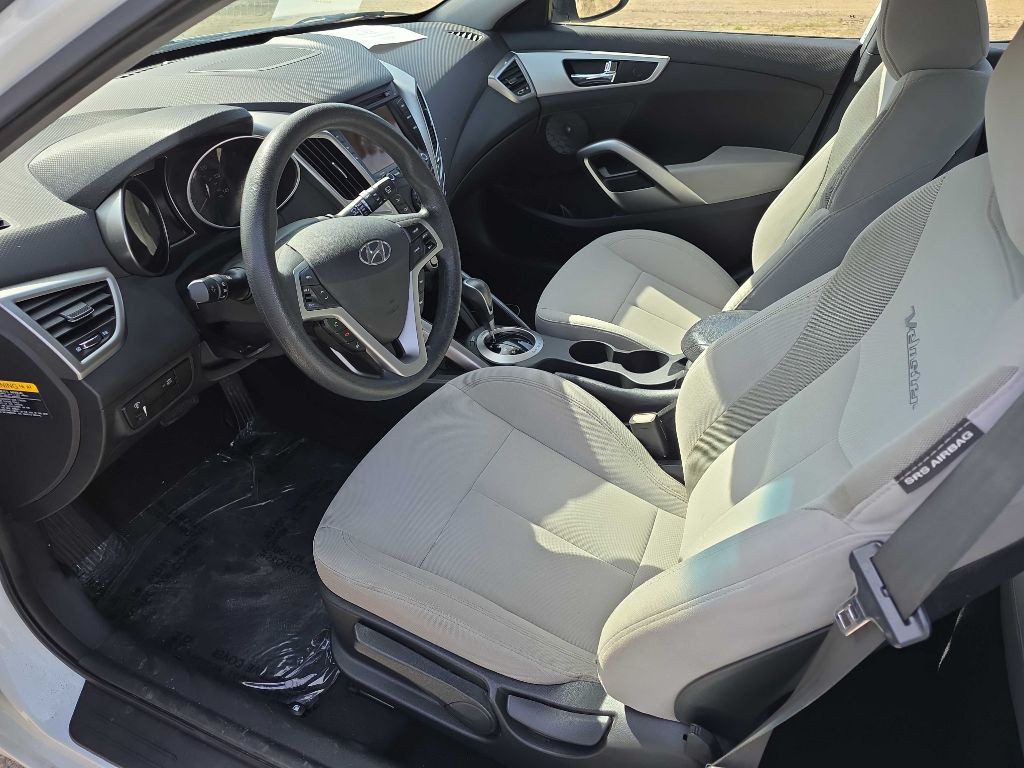 2013 Hyundai Veloster Image 7