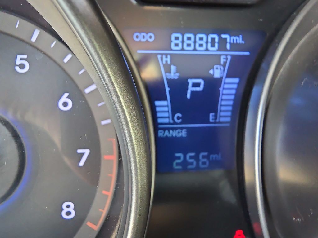 2013 Hyundai Veloster Image 8