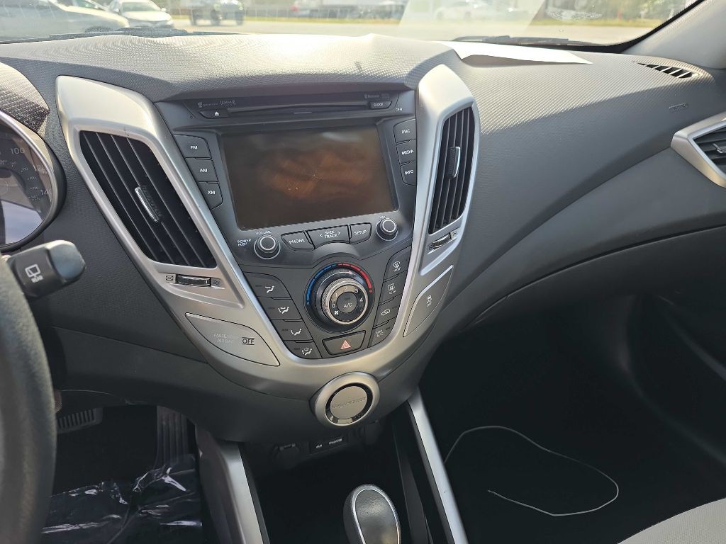 2013 Hyundai Veloster Image 9