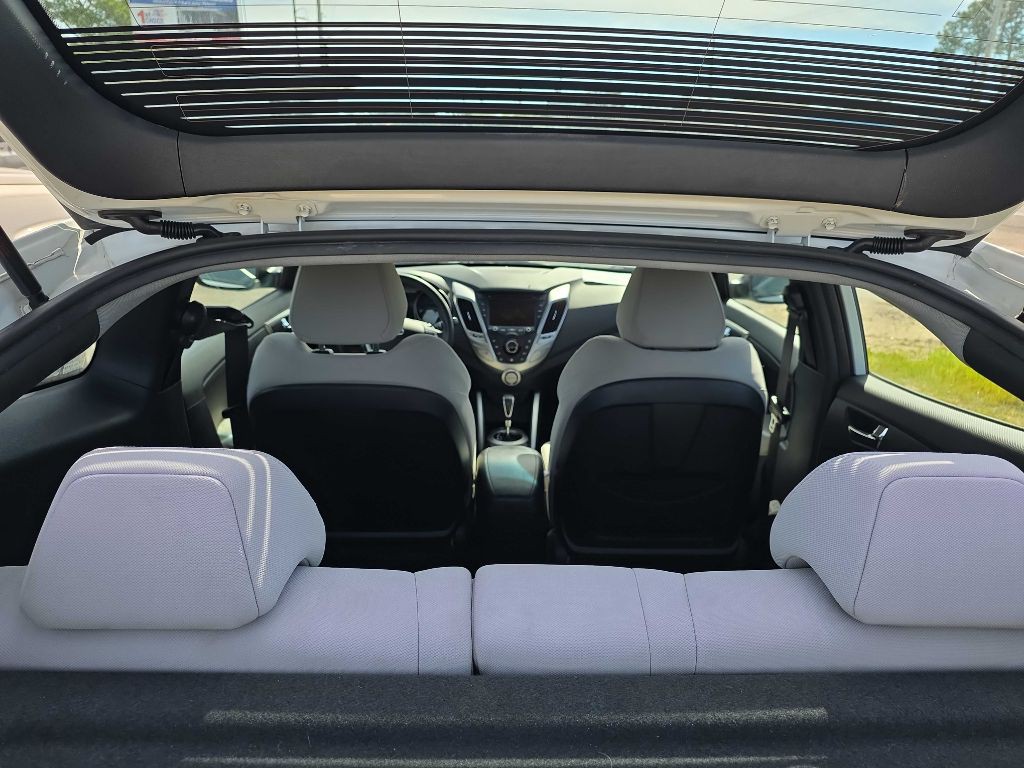 2013 Hyundai Veloster Image 12