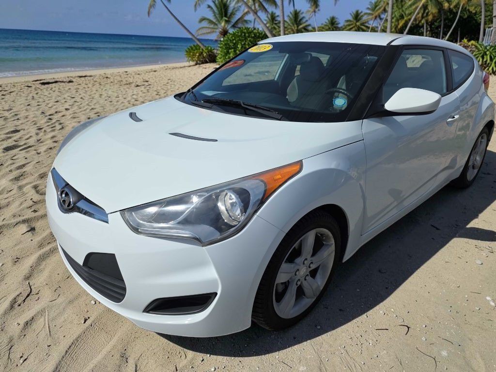 2013 Hyundai Veloster Image 1