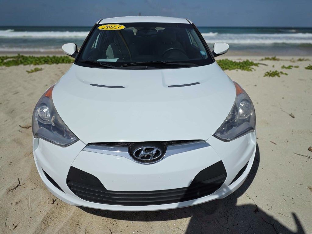 2013 Hyundai Veloster Image 2
