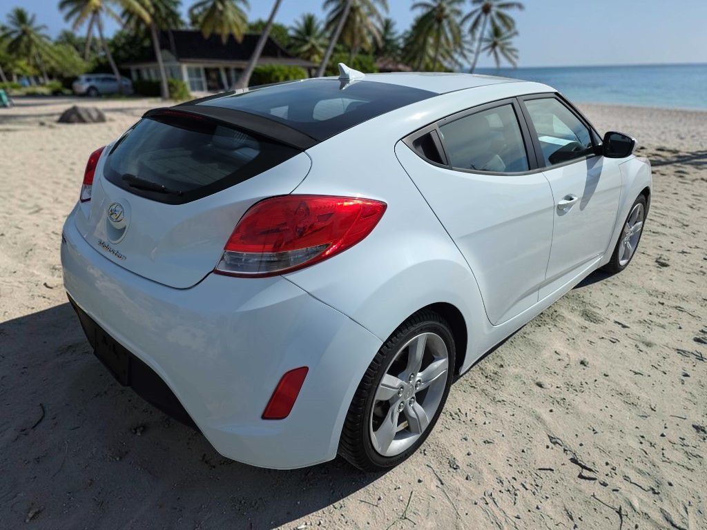 2013 Hyundai Veloster Image 5