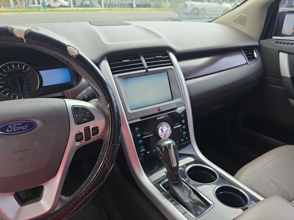 2013 Ford Edge Image 9