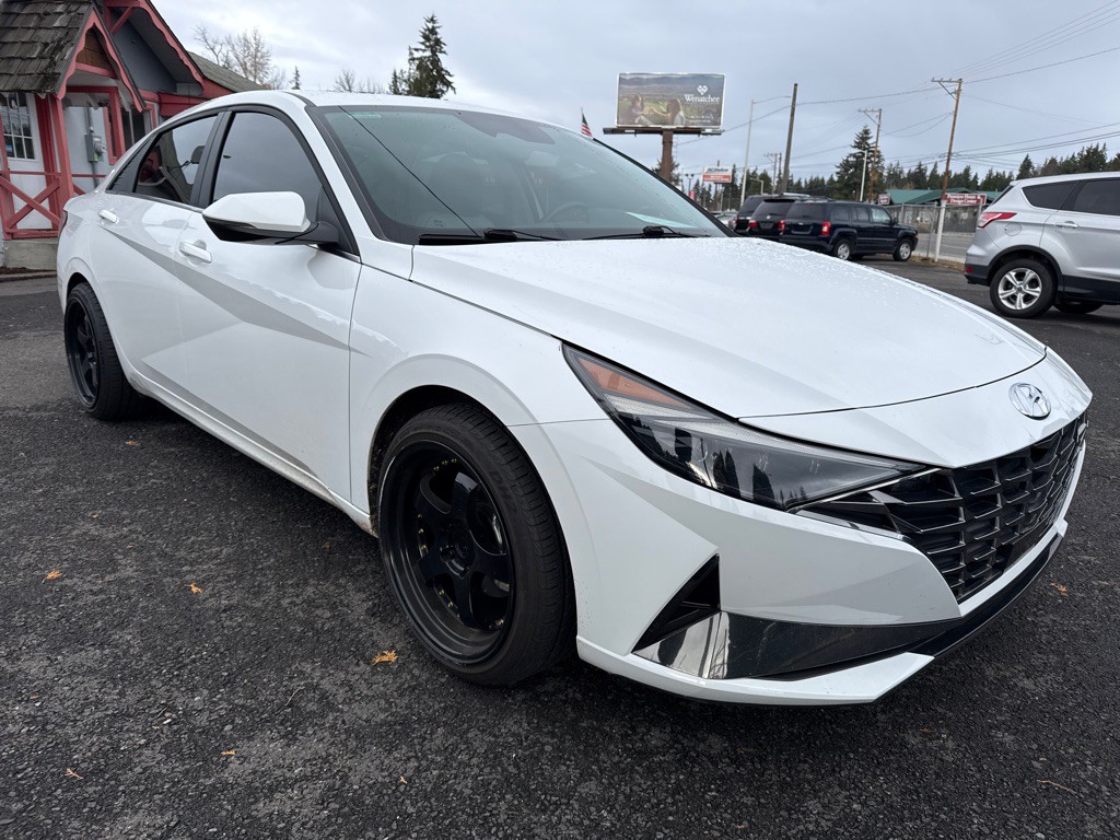 2021 Hyundai Elantra Image 2