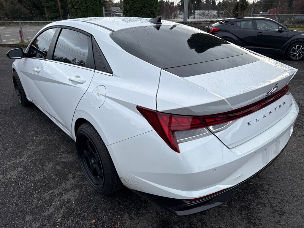 2021 Hyundai Elantra Image 4