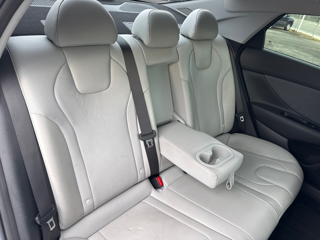 2021 Hyundai Elantra Image 10