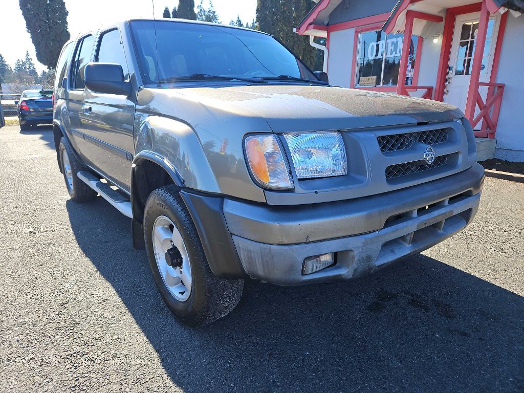2001 Nissan Xterra Image 2