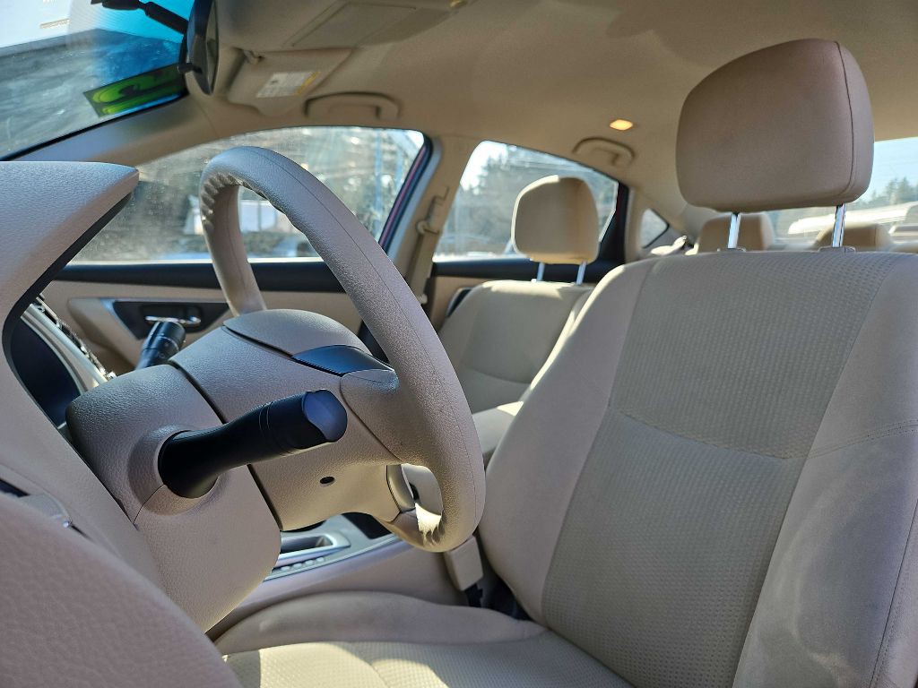 2015 Nissan Altima Image 11