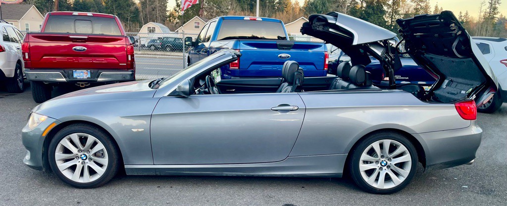 2013 BMW 3 Series Image 2