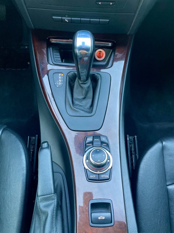 2013 BMW 3 Series Image 8