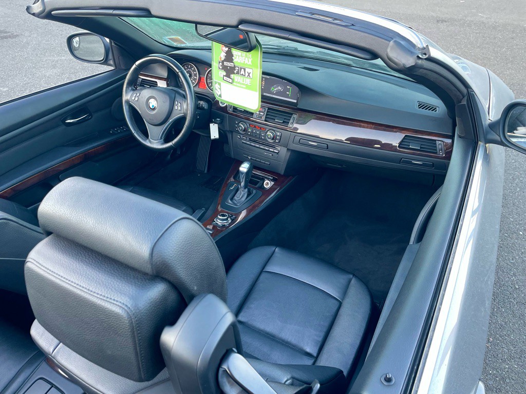 2013 BMW 3 Series Image 10