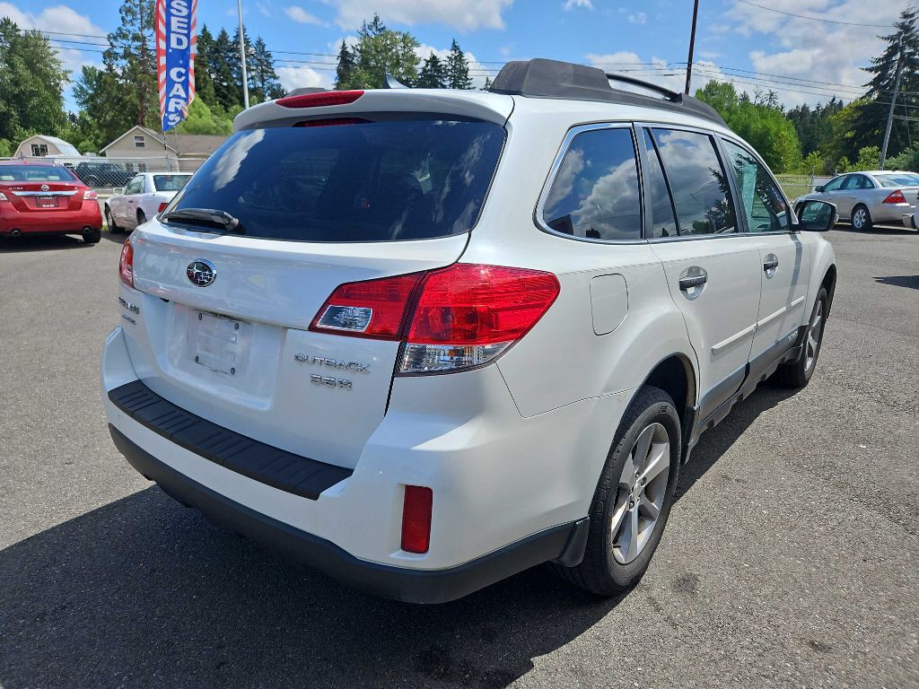 2013 Subaru Outback Image 4
