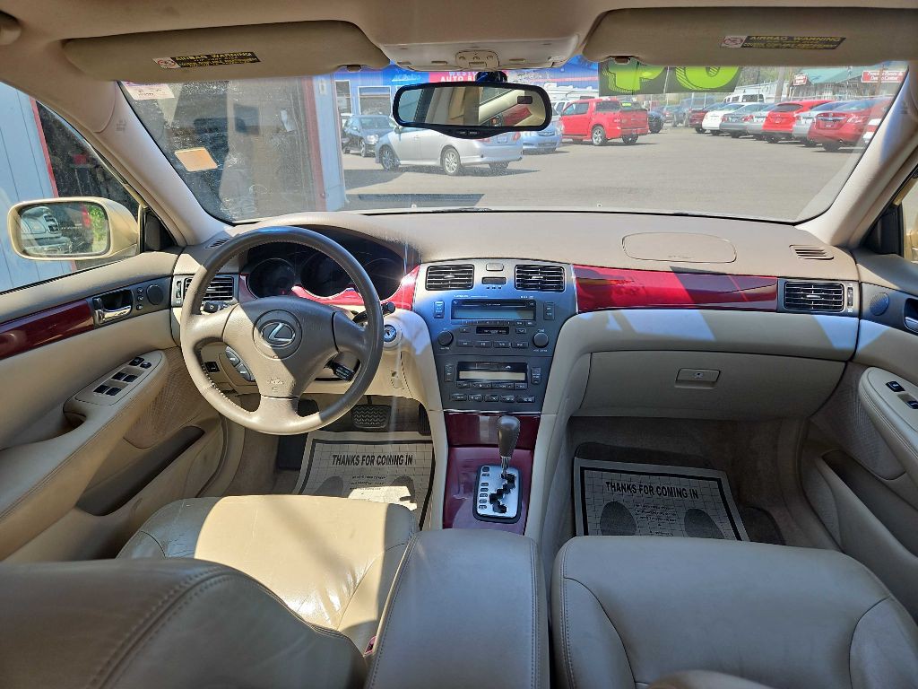 2004 Lexus ES Image 13