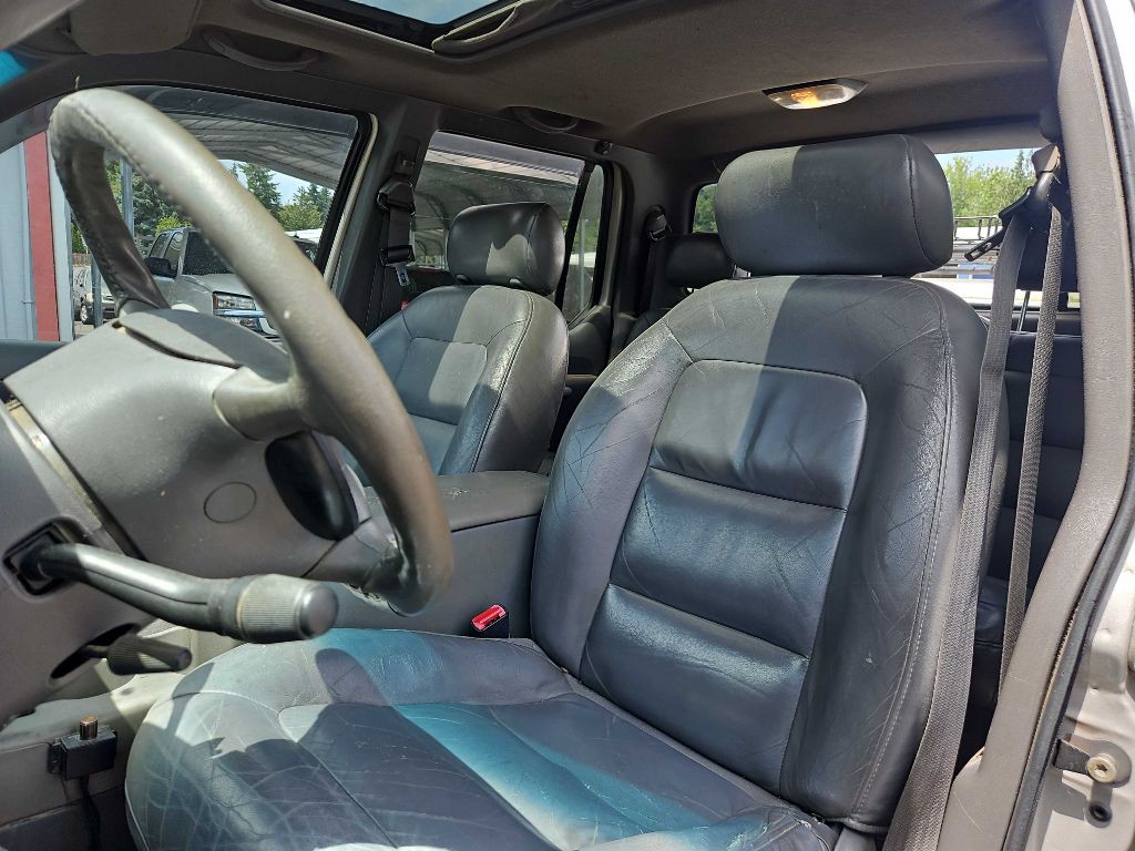 2002 Ford Explorer Image 10