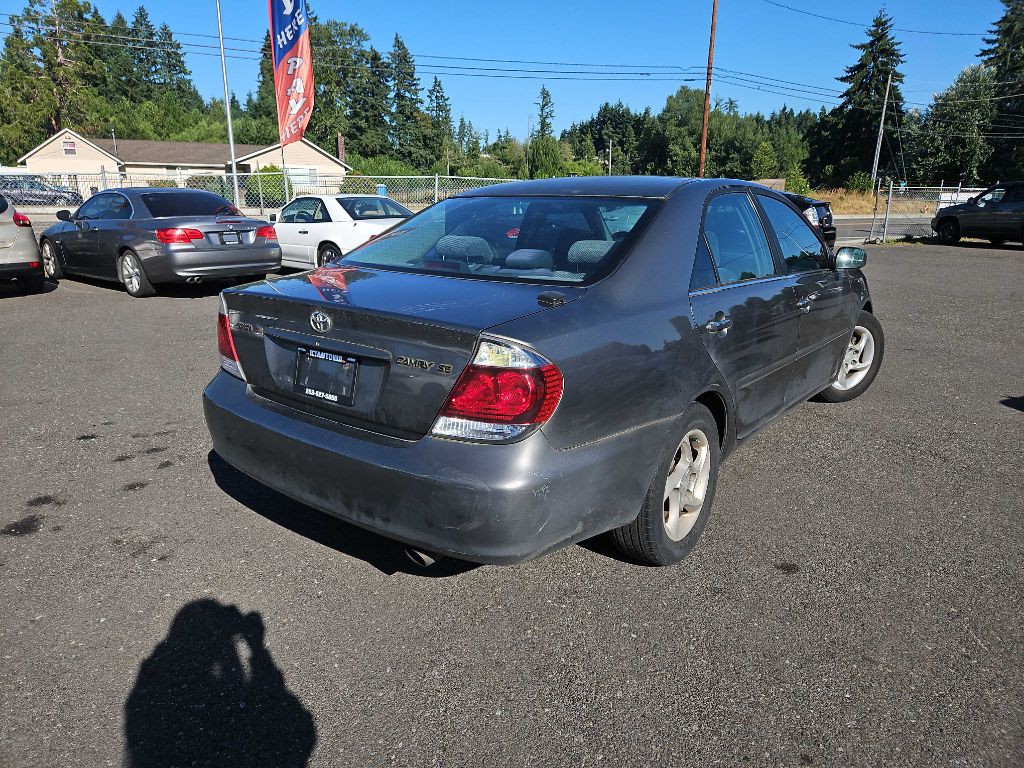 2005 Toyota Camry Image 8