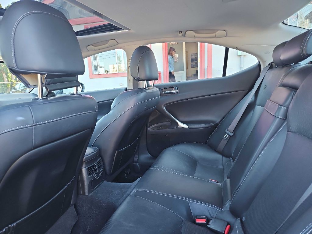 2009 Lexus IS Image 17