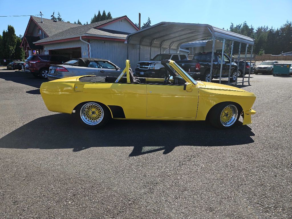 1969 Datsun 5104d Image 4