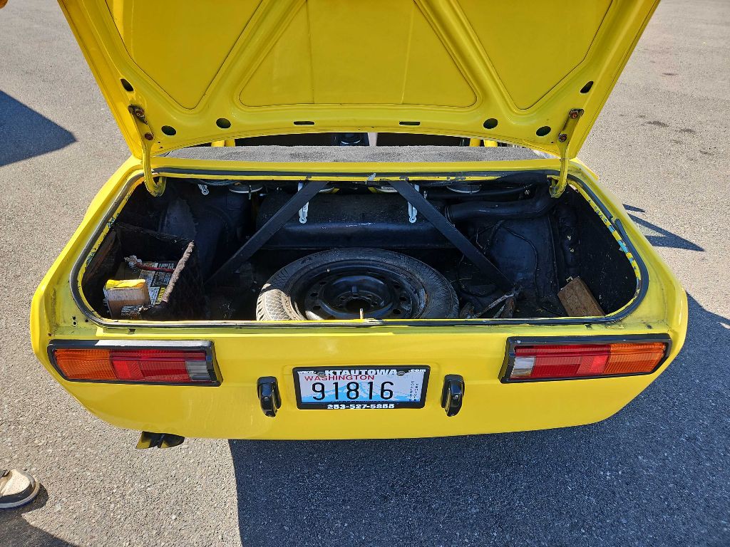 1969 Datsun 5104d Image 15
