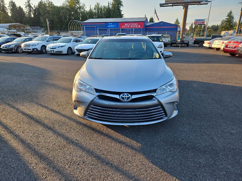 2016 Toyota Camry Image 2