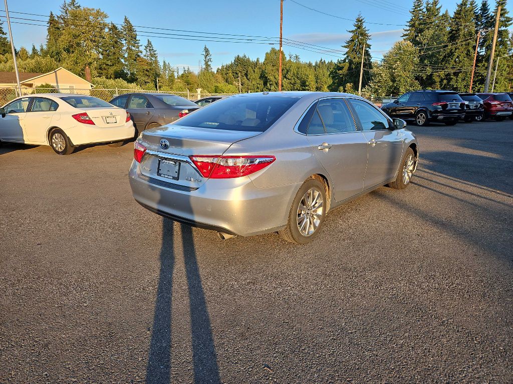 2016 Toyota Camry Image 5
