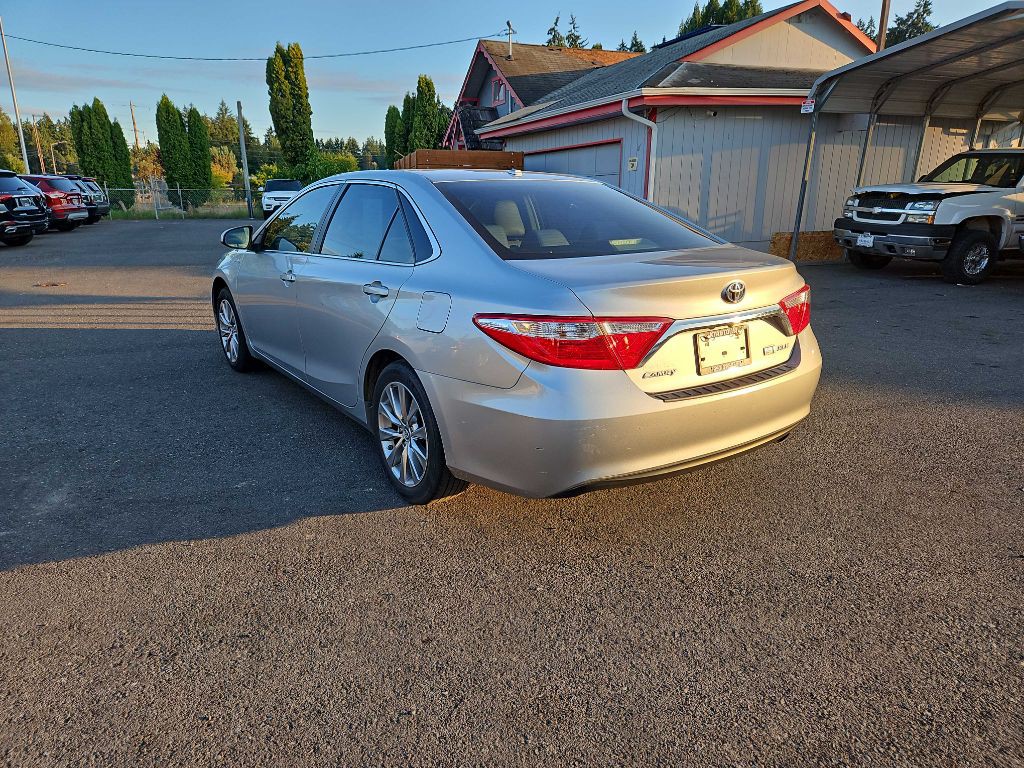 2016 Toyota Camry Image 7
