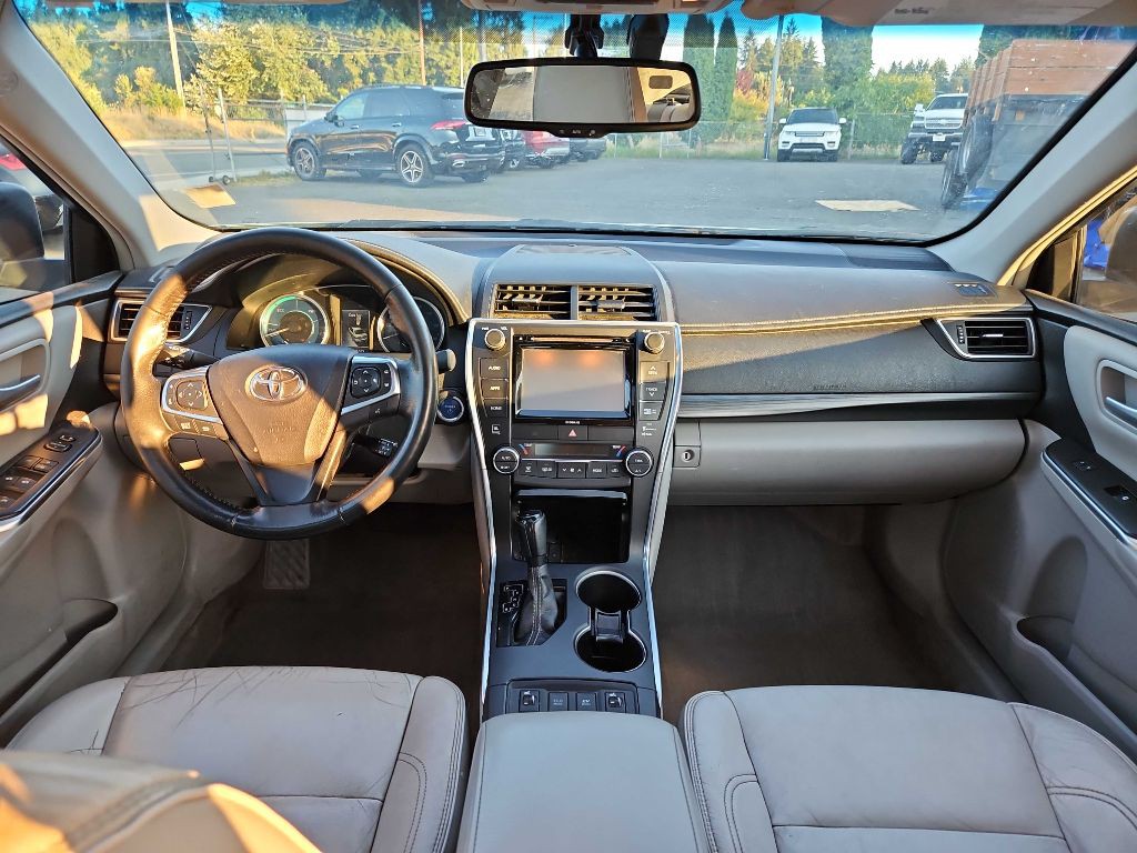 2016 Toyota Camry Image 13