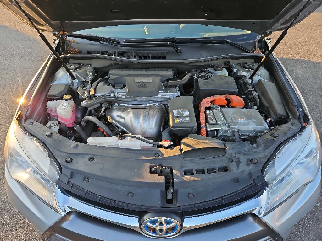 2016 Toyota Camry Image 21