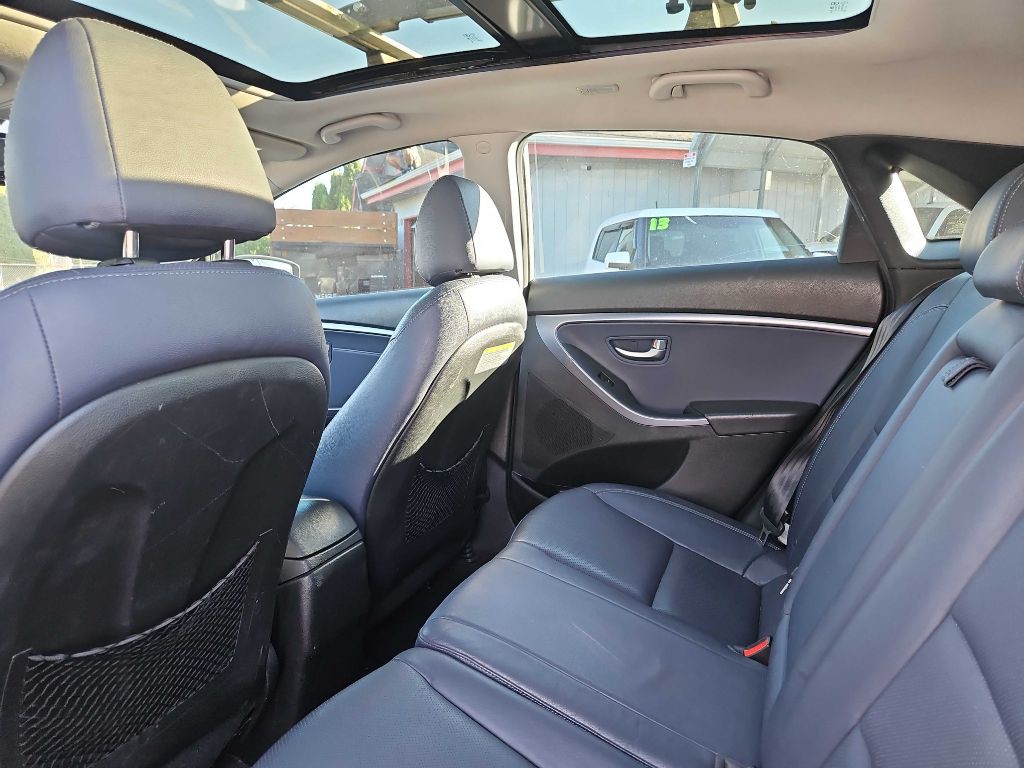 2013 Hyundai Elantra Image 16