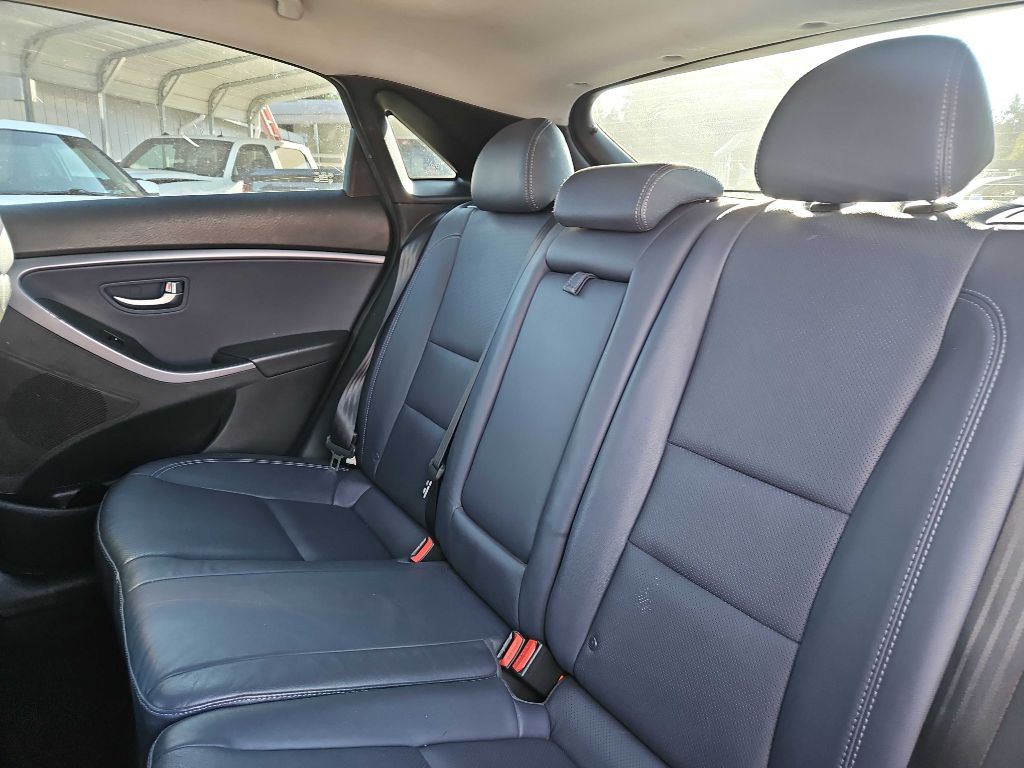 2013 Hyundai Elantra Image 17