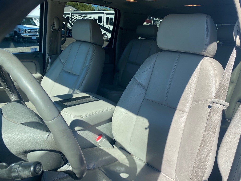 2008 Chevrolet Suburban Image 6
