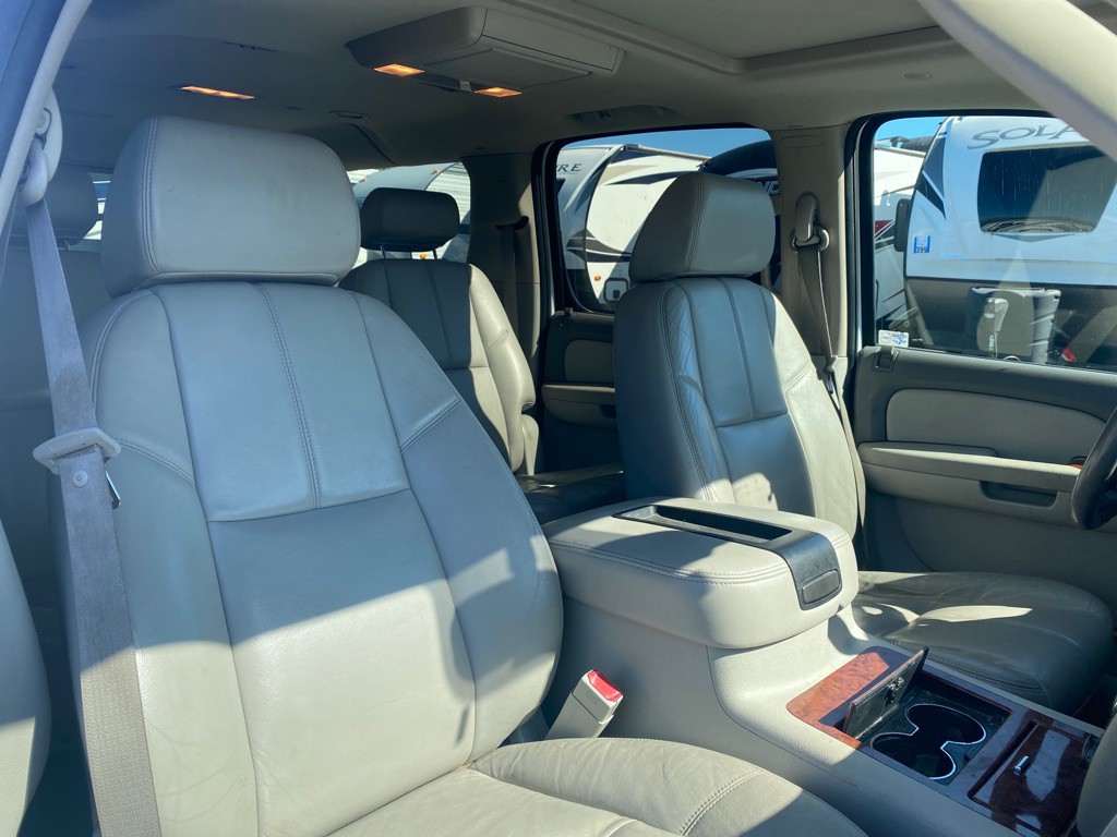 2008 Chevrolet Suburban Image 8