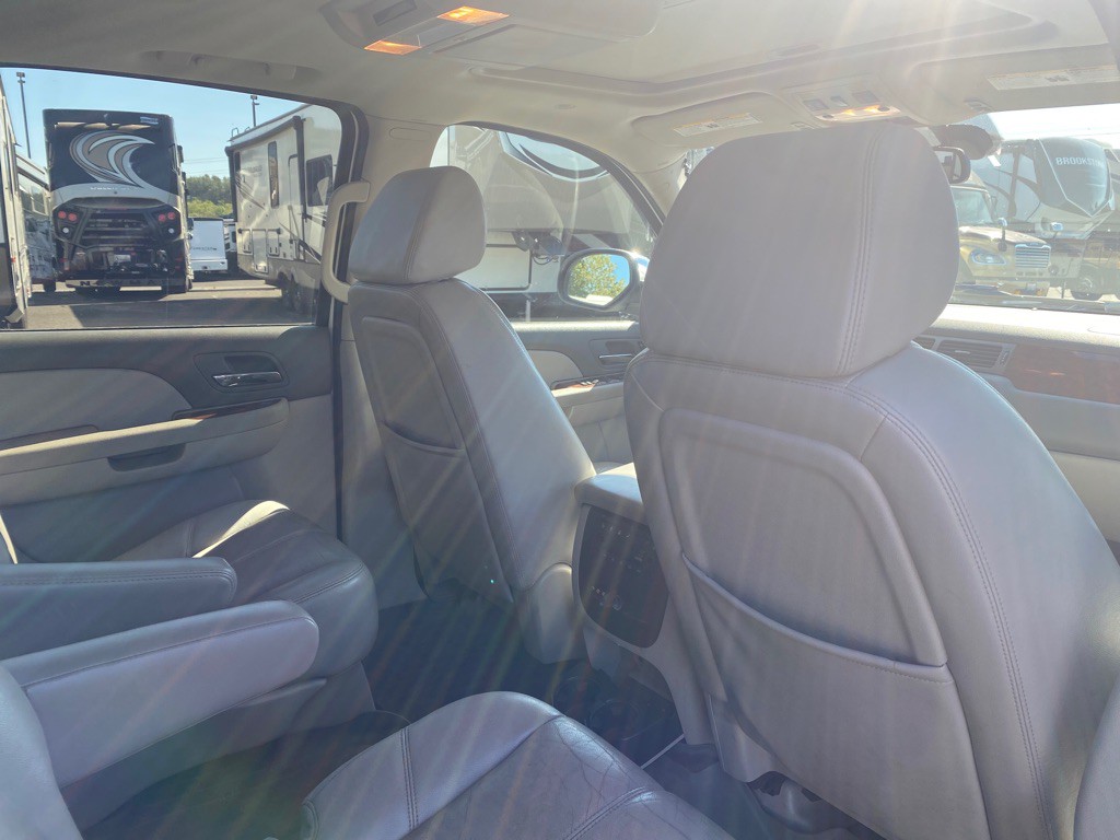 2008 Chevrolet Suburban Image 9