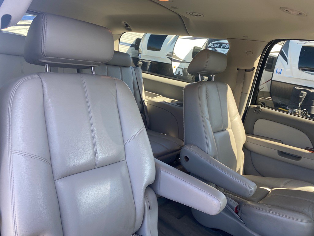 2008 Chevrolet Suburban Image 10