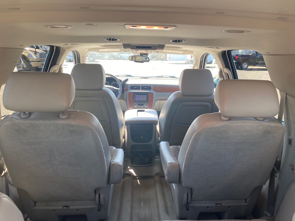 2008 Chevrolet Suburban Image 13