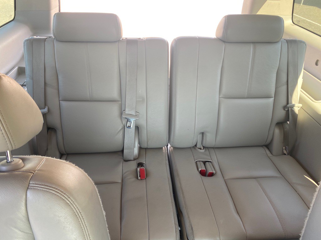 2008 Chevrolet Suburban Image 14