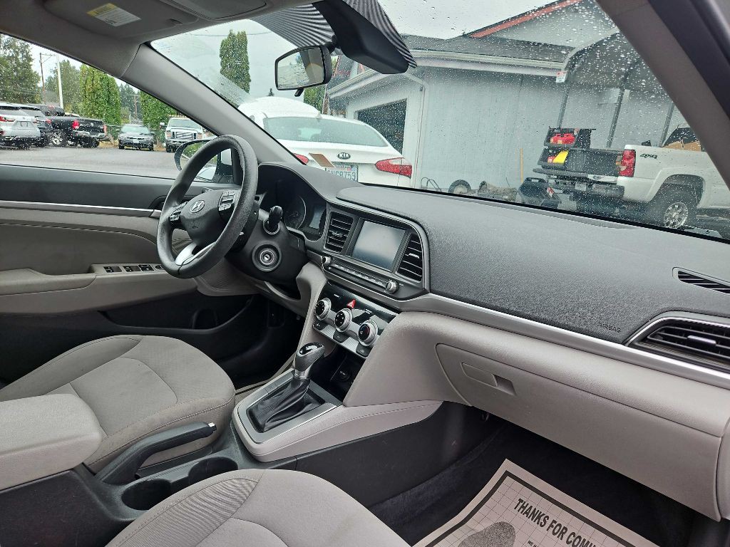 2019 Hyundai Elantra Image 11