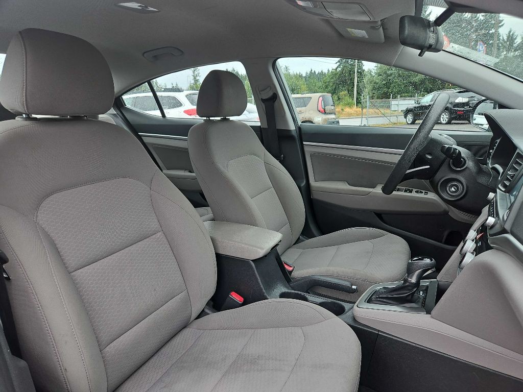2019 Hyundai Elantra Image 12