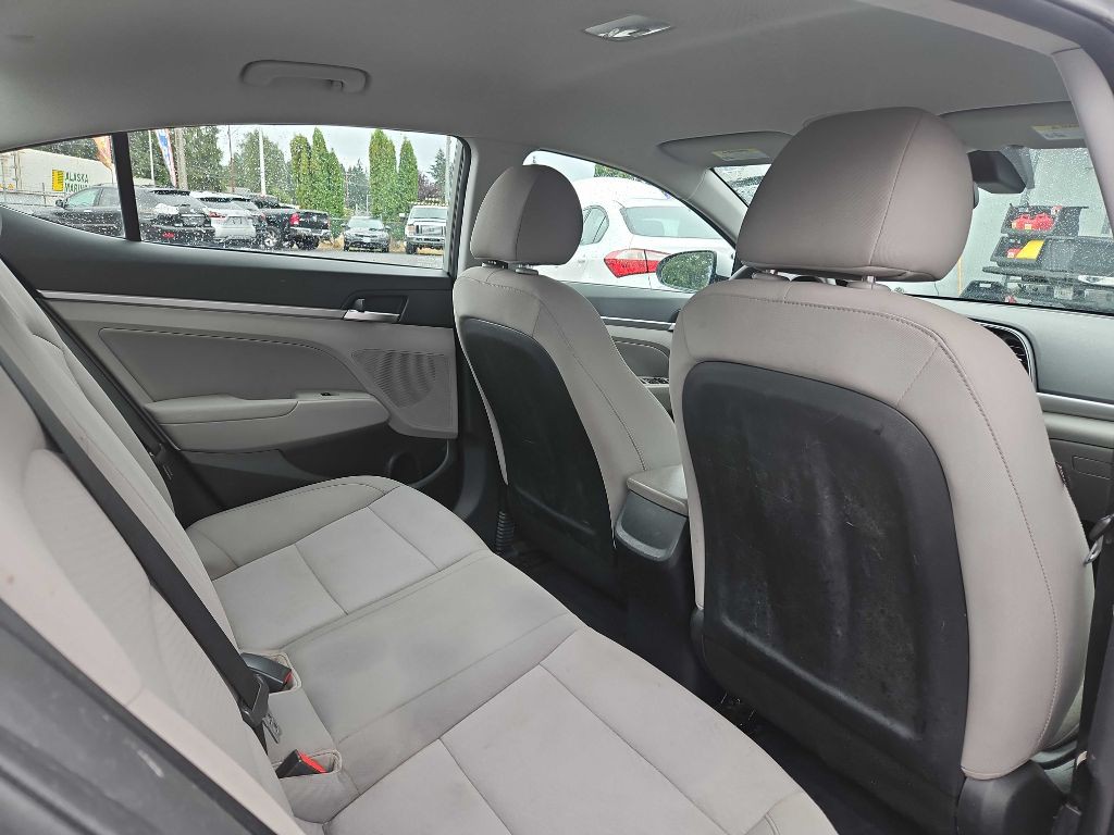 2019 Hyundai Elantra Image 15