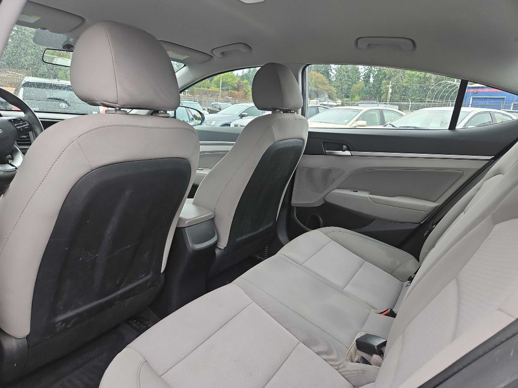 2019 Hyundai Elantra Image 17