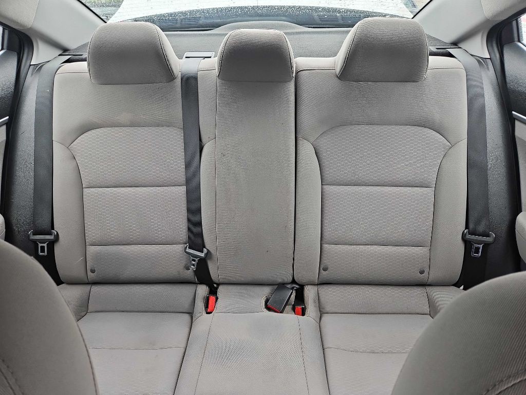 2019 Hyundai Elantra Image 18