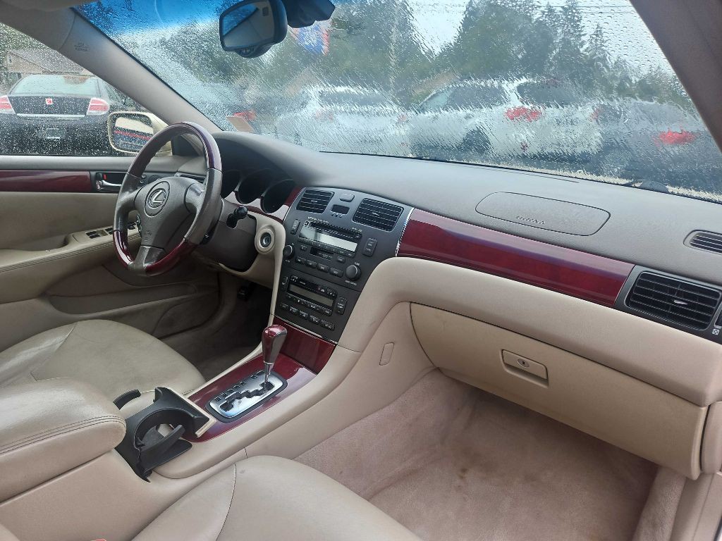 2003 Lexus ES Image 12