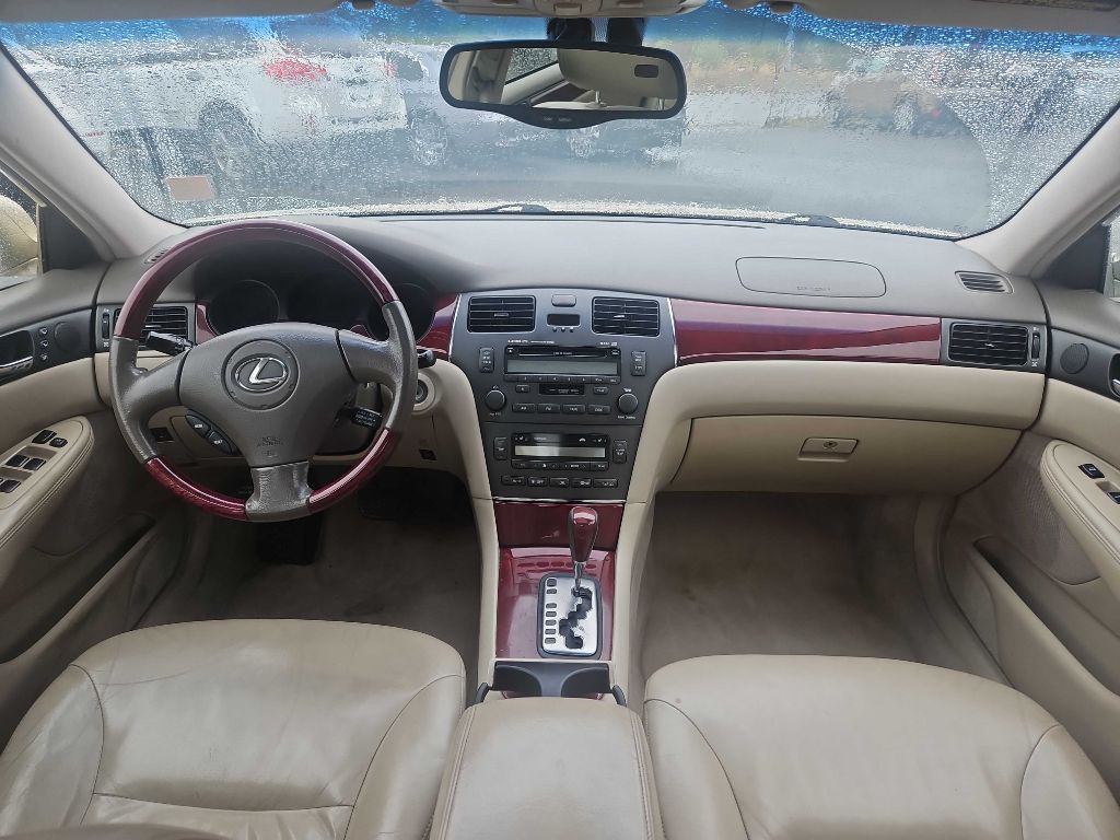 2003 Lexus ES Image 13