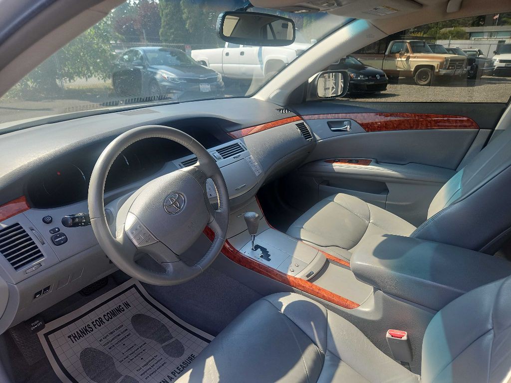 2007 Toyota Avalon Image 10