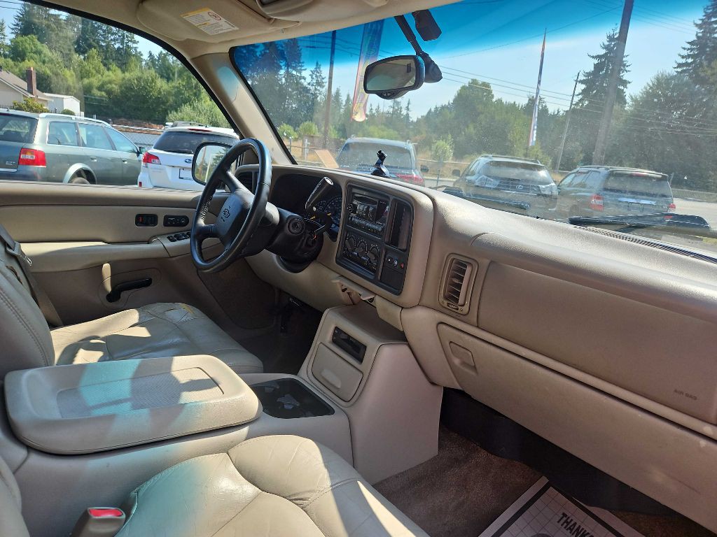 2001 Chevrolet Tahoe Image 12