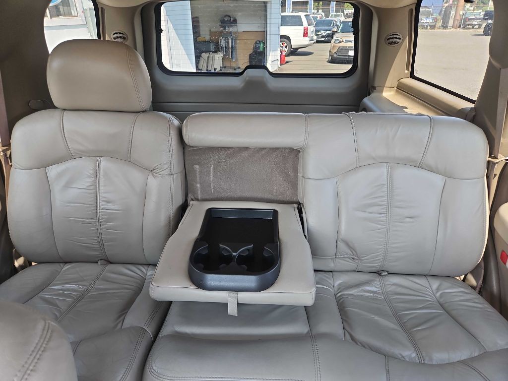 2001 Chevrolet Tahoe Image 18