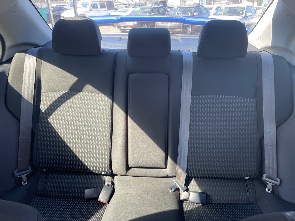 2012 Mitsubishi Lancer Image 18